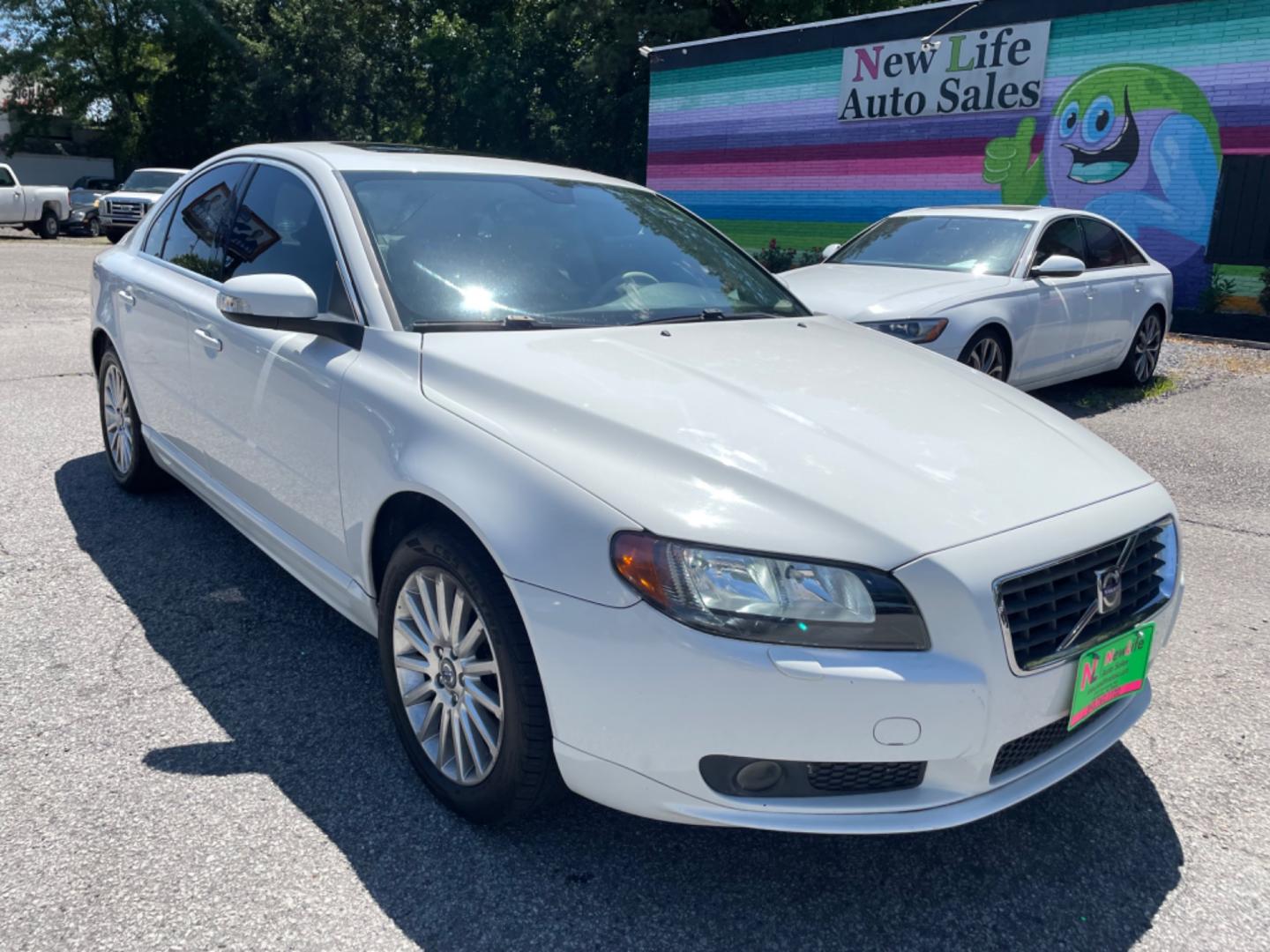 2007 WHITE VOLVO S80 3.2 (YV1AS982X71) with an 3.2L engine, Automatic transmission, located at 5103 Dorchester Rd., Charleston, SC, 29418-5607, (843) 767-1122, 36.245171, -115.228050 - Clean CarFax (no accidents reported!) Comfortable & Spacious interior with Leather, Sunroof, CD/AUX/AM/FM, Dual Climate Control, Power Everything (windows, locks, seats, mirrors), Heated Seats, Push Button Start, Keyless Entry, Alloy Wheels. Local Trade-in!! 129k miles Located at New Life Auto Sale - Photo#0